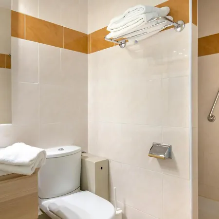 Climatise 2 Pers - Vue - Proche Plage/commerces - Acces Wifi Gratuit - Parking Dispo - Fr-1-466a-34 Apartman Saint-Raphaël
