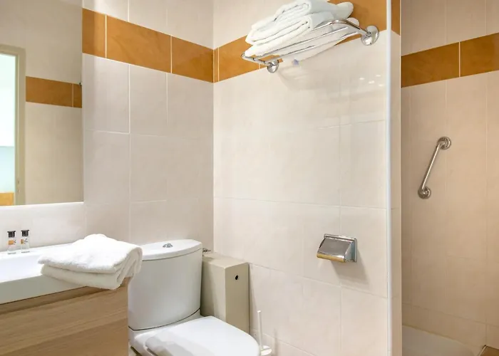 Climatise 2 Pers - Vue - Proche Plage/commerces - Acces Wifi Gratuit - Parking Dispo - Fr-1-466a-34 Apartment Saint-Raphaël
