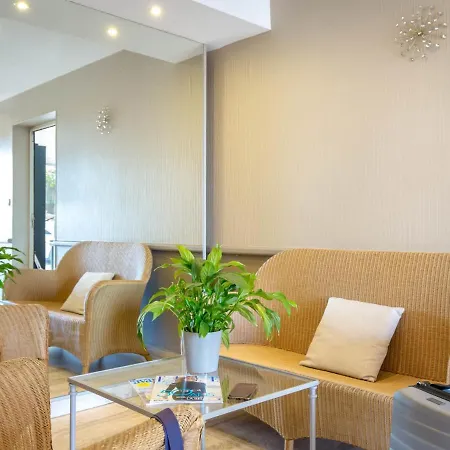 Climatisé 2 Pers - Vue - Proche Plage/commerces - Accès Wifi Gratuit - Parking Dispo - Fr-1-466a-34 * Saint-Raphaël